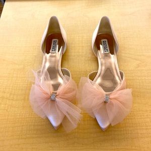 Badgley Mischka flat pink bow shoes